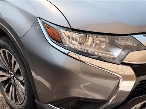 Used 2020 Mitsubishi Outlander SE AWD/4WD image 15