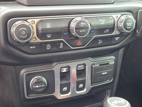 Used 2020 Jeep Wrangler Sport AWD/4WD image 19