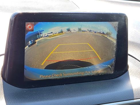 Used 2018 MAZDA MAZDA3 Touring FWD image 25