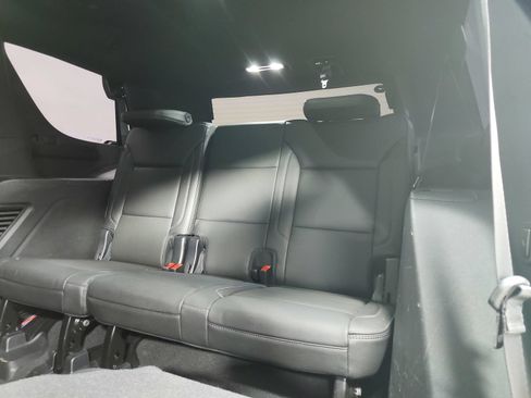 Used 2021 GMC Yukon Denali w/ Denali Premium Package RWD image 12