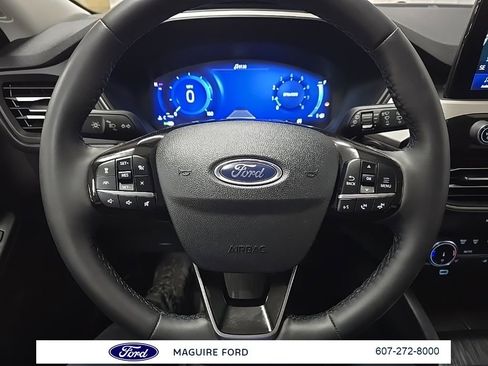 Used 2022 Ford Escape SEL w/ Technology Package image 18