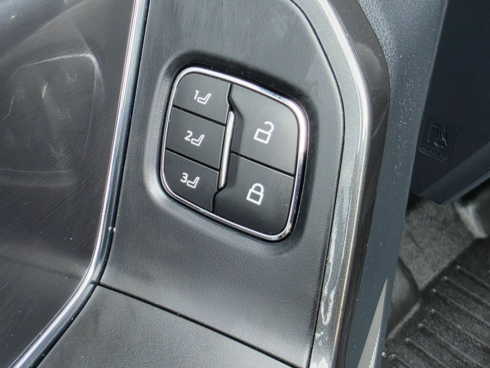 Used 2022 Ford F150 Lariat w/ Equipment Group 502A High AWD/4WD image 27