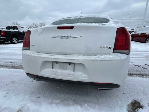 Certified 2017 Chrysler 300 S image 22