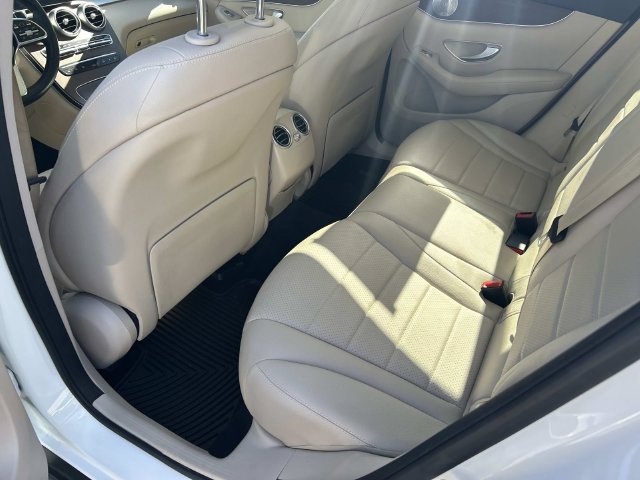 Used 2021 Mercedes-Benz GLC 300 4MATIC image 18