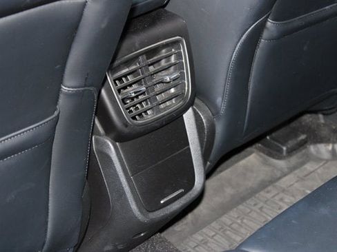 Used 2019 Lincoln Nautilus Select image 18