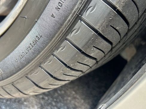 Used 2005 Cadillac XLR image 25