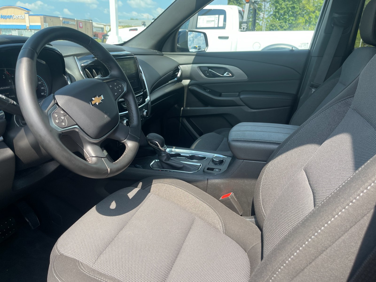 Used 2023 Chevrolet Traverse LT FWD image 10