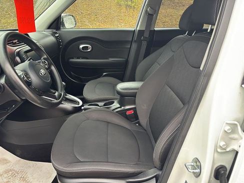 Used 2019 Kia Soul w/ Convenience Package image 11