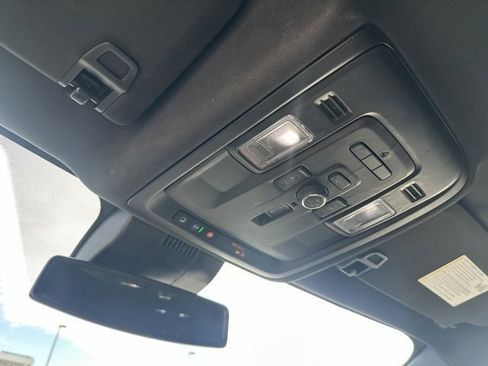 Used 2023 Chevrolet Suburban Premier image 13