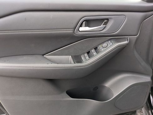 New 2026 Nissan Rogue SV AWD/4WD image 9