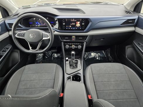 Used 2024 Volkswagen Taos SE image 12