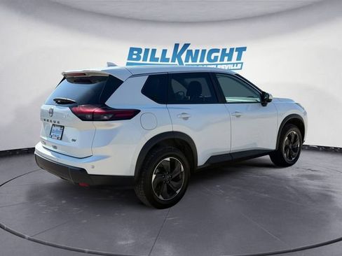 Used 2024 Nissan Rogue SV FWD image 5