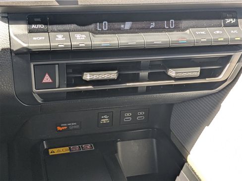 Used 2025 Toyota Camry SE image 22