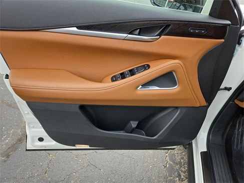 Used 2025 INFINITI QX60 Sensory image 11