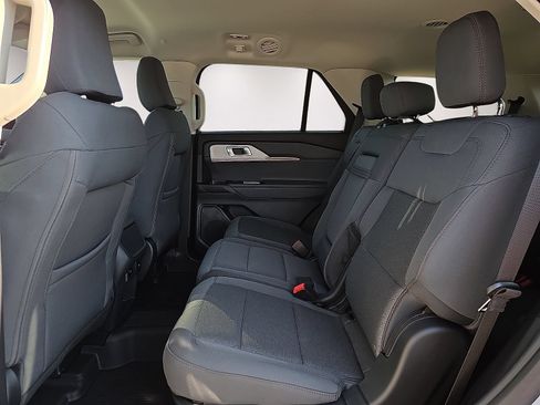 Used 2026 Ford Explorer Active RWD image 11