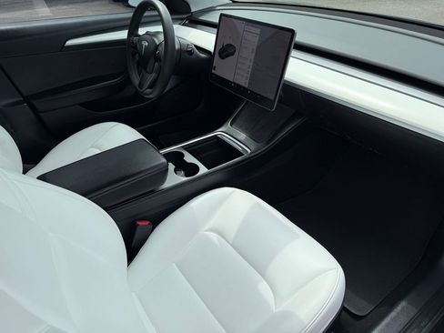 Used 2021 Tesla Model 3 Standard Range Plus RWD image 3