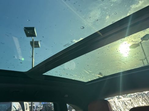 Used 2023 Porsche Macan image 34