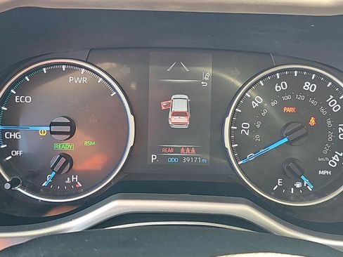 Used 2021 Toyota RAV4 XLE Premium image 8