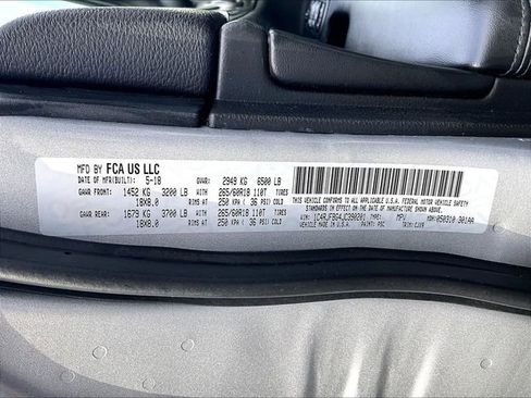 Used 2018 Jeep Grand Cherokee Limited image 34