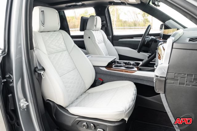 Used 2026 Cadillac Escalade Platinum Sport AWD/4WD image 92