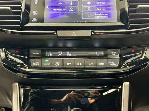 Used 2017 Honda Accord Sport image 15