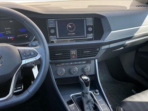 Certified 2024 Volkswagen Jetta Sport FWD image 5