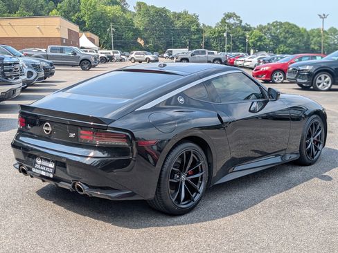 Used 2024 Nissan Z Performance w/ Floor Mat Package RWD image 9