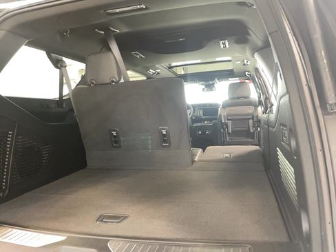 Used 2024 GMC Yukon XL Denali AWD/4WD image 25