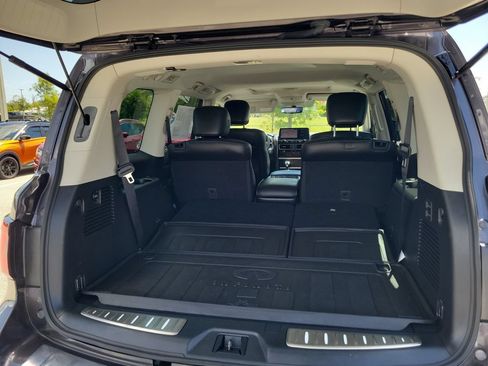 Used 2023 INFINITI QX80 Luxe w/ All-Season Package AWD/4WD image 11