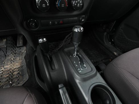 Used 2015 Jeep Wrangler Sport AWD/4WD image 16