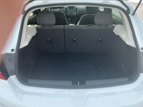 Used 2018 Chevrolet Cruze LT w/ Convenience Package image 12