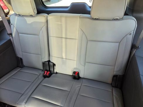 New 2026 GMC Yukon Elevation image 8