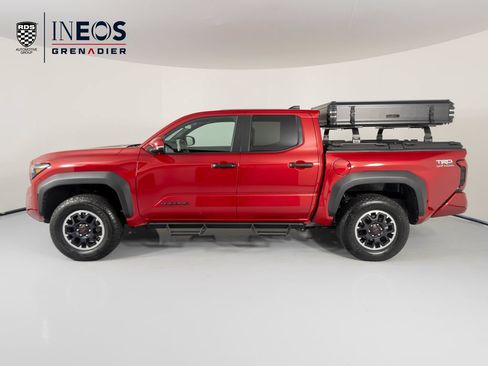 Used 2024 Toyota Tacoma TRD Off-Road w/ TRD Off Road Upgrade Package AWD/4WD image 2