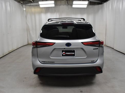 Used 2023 Toyota Highlander XLE image 6