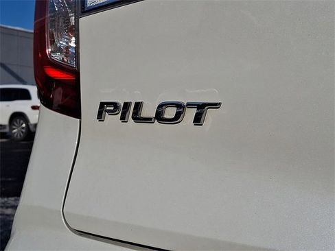 Certified 2019 Honda Pilot Touring image 31