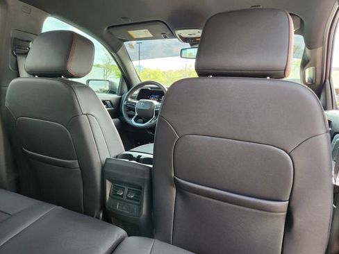 Used 2024 Chevrolet Colorado Z71 w/ Z71 Convenience Package 2 image 22