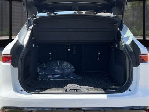 Used 2025 Jaguar F-PACE R-Dynamic S image 18