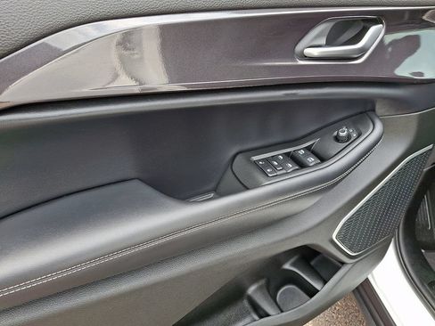 Used 2021 Jeep Grand Cherokee L Laredo AWD/4WD image 13