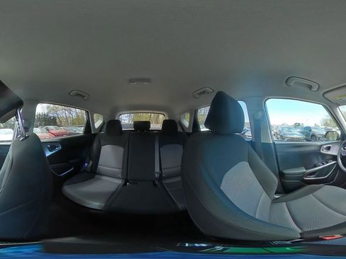 Used 2025 Kia Soul LX w/ LX Technology Package FWD image 40