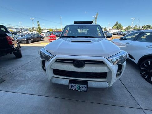 Used 2023 Toyota 4Runner TRD Off-Road Premium w/ Off Road Premium Plus Package AWD/4WD image 2