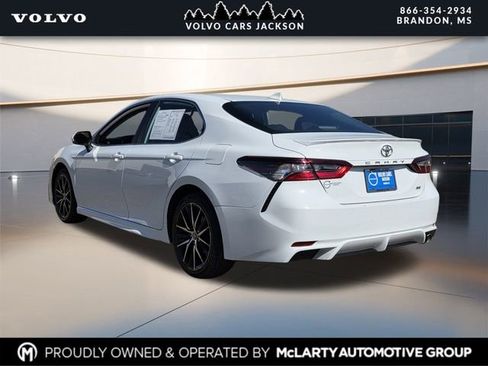 Used 2024 Toyota Camry SE FWD image 5