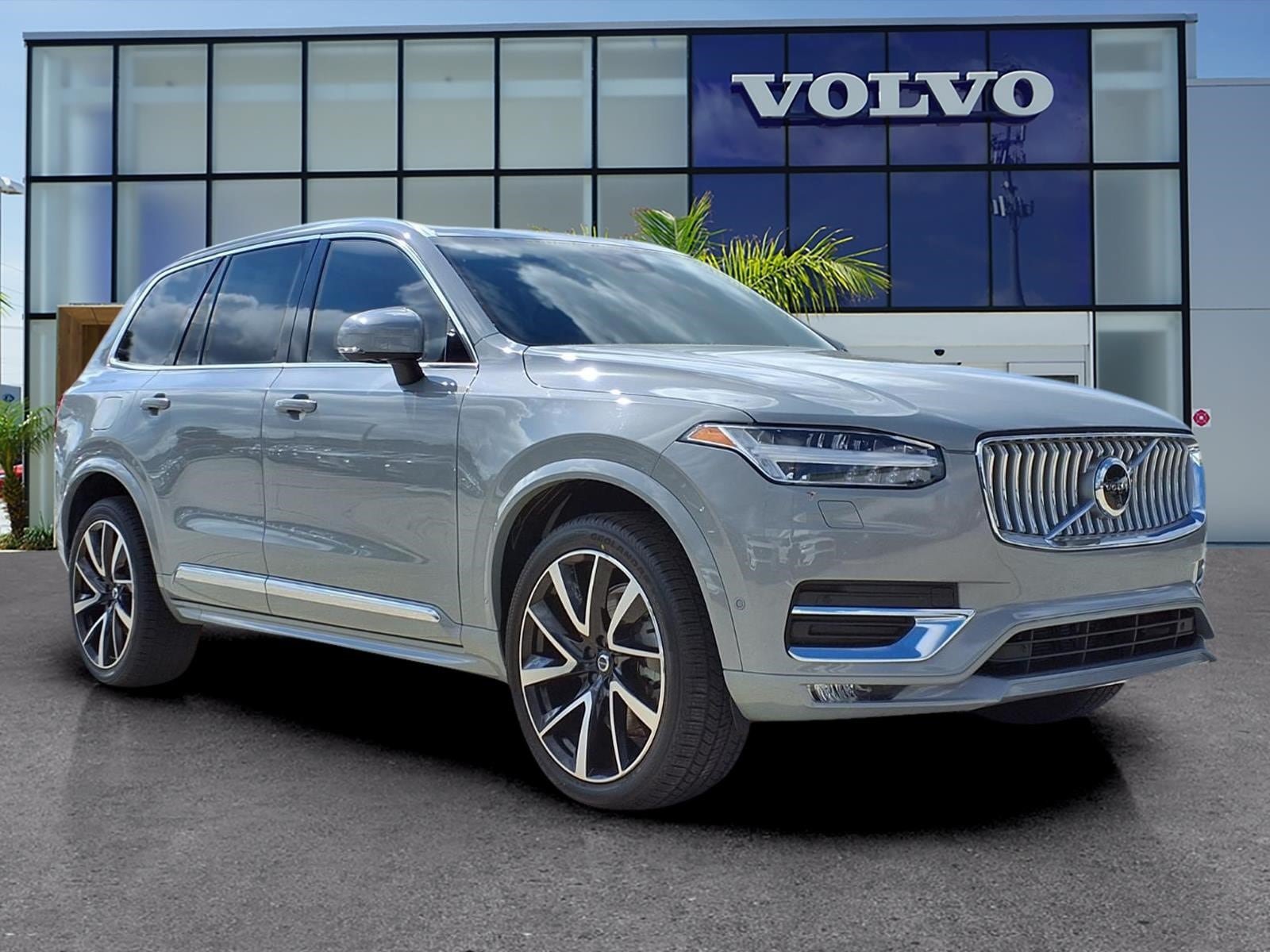 Certified 2024 Volvo XC90 B6 Plus w/ Protection Package Premier AWD/4WD image 1