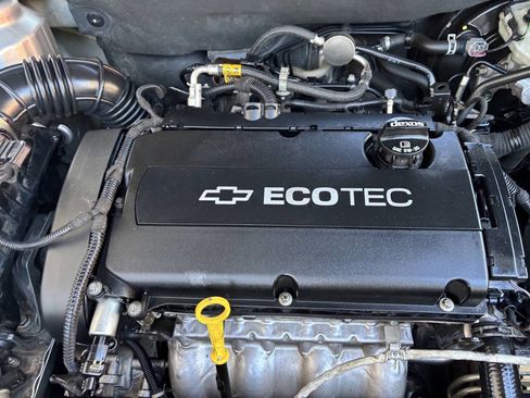 Used 2015 Chevrolet Cruze LS image 27