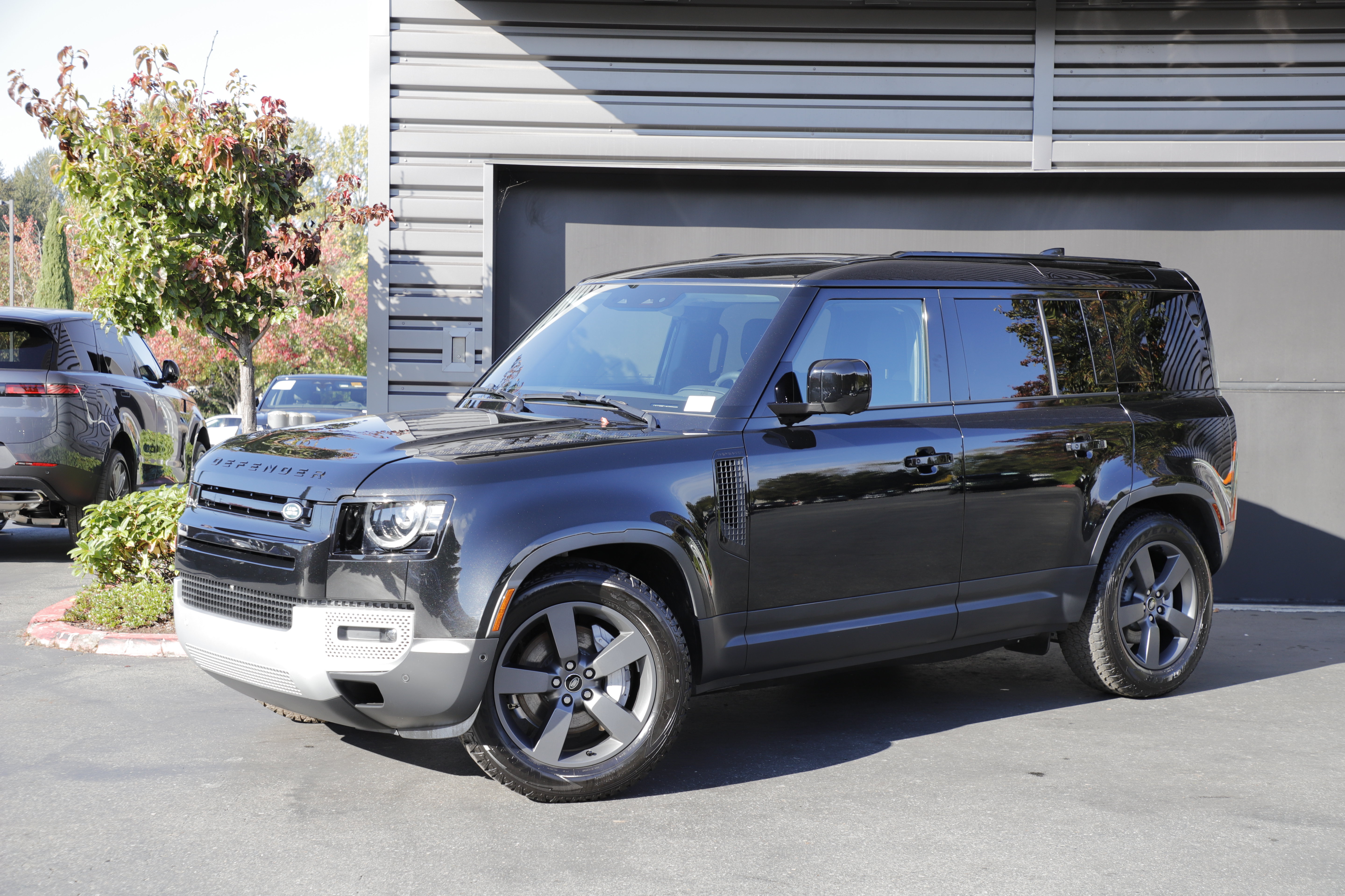 Used 2025 Land Rover Defender 110 S AWD/4WD image 1