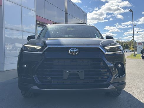New 2026 Toyota Grand Highlander Platinum AWD/4WD image 7