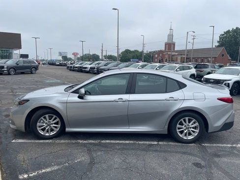 Used 2025 Toyota Camry LE FWD image 3