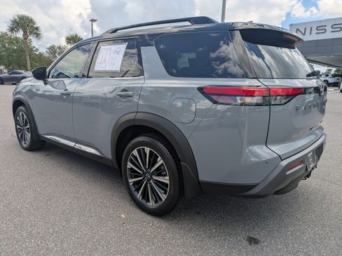 Certified 2026 Nissan Pathfinder Platinum w/ Cargo Package FWD image 6