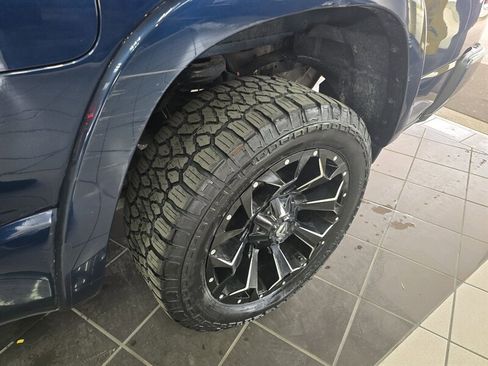 Used 2020 RAM 1500 Laramie w/ Sport Appearance Package AWD/4WD image 37