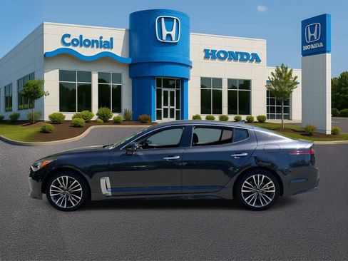 Used 2019 Kia Stinger AWD/4WD image 3