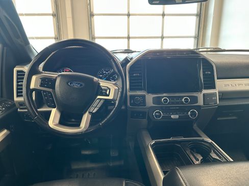 Used 2022 Ford F250 Lariat AWD/4WD image 17